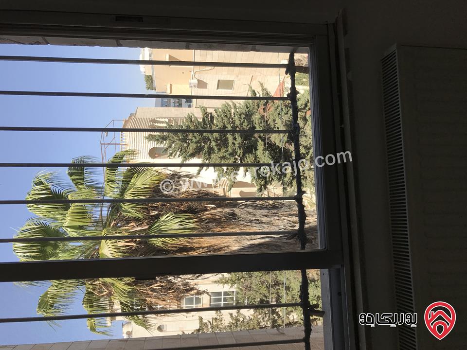 شقة مساحة 90م طابق ثالث للبيع في عمان - عبدون بالقرب من دوار الاسرة
