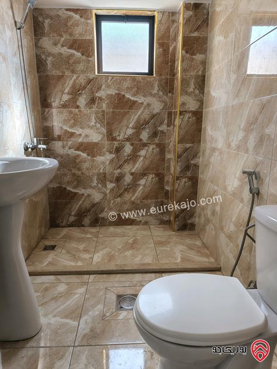 شقة طابق أول مساحة 115م للايجار في الزرقاء - حي رمزي