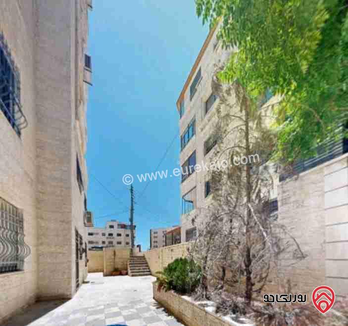 شقة شبه ارضية مساحة 234م داخلي و 120م خارجي للبيع في عمان - تلاع العلي 