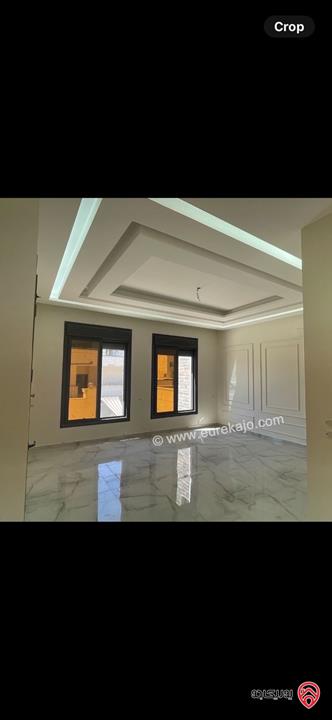 فيلا عدد 2 متلاصقتان مساحة البناء لكل فيلا 375م على أرض 300م للبيع في اربد