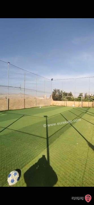 مزرعة فاخرة بمواصفات عالية مساحة البناء 200م على أرض 4 دونم للبيع في الزرقاء - بيرين