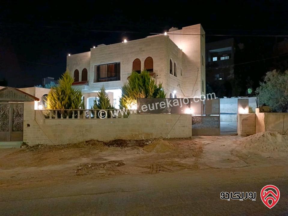 بيت مستقل مساحة 400م على أرض 898م للبيع في عمان - أم البساتين طريق المطار