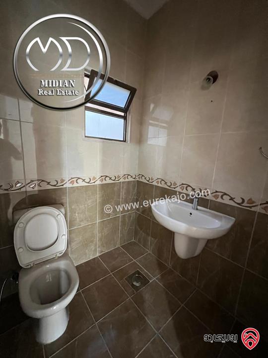 شقة فارغة للايجار في عمان - ام السماق مساحة 235م 4 نوم طابق ثالث تشطيبات سوبر ديلوكس اطلالة جميلة بسعر مميز جداً