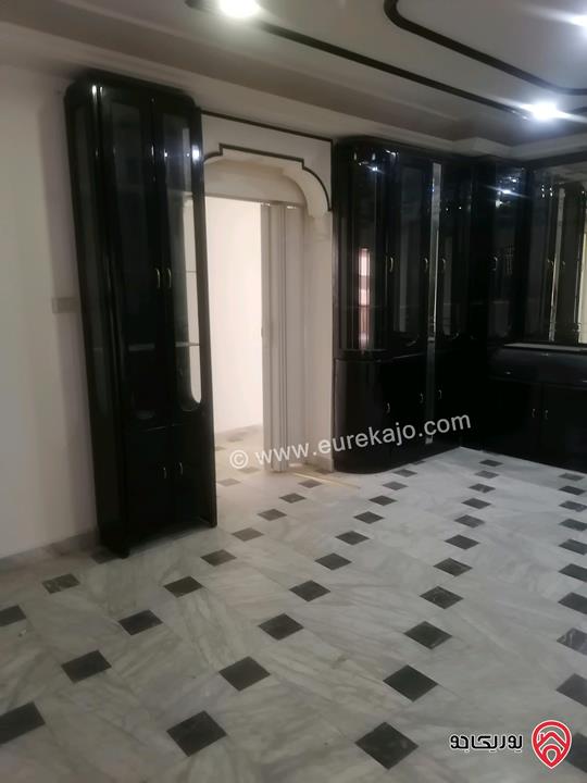 شقة مساحة 196م طابق اول للبيع في عمان - الشميساني