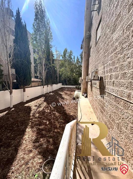 شقة مميزة مساحة 180م داخلي و 300م خارجي للبيع في عمان - الرونق 