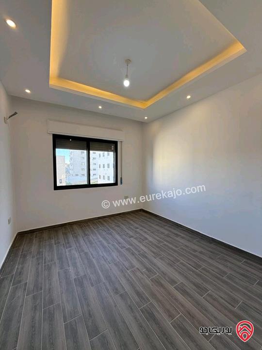 شقة سوبر ديلوكس طابق ثالث دوبلكس مساحة 250م للبيع في عمان - الجبيهة 