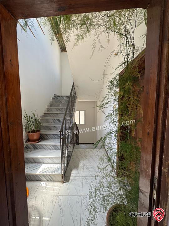 منزل مساحة 230م على أرض 450م للبيع في الزرقاء/الزواهرة – بالقرب من مسجد المصطفى ومسجد الفلاح