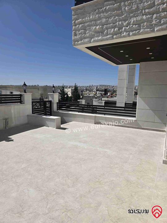 شقة أرضية مساحة 143م مع باركنج وترس ومدخل خاص 50م للبيع في عمان - شفا بدران