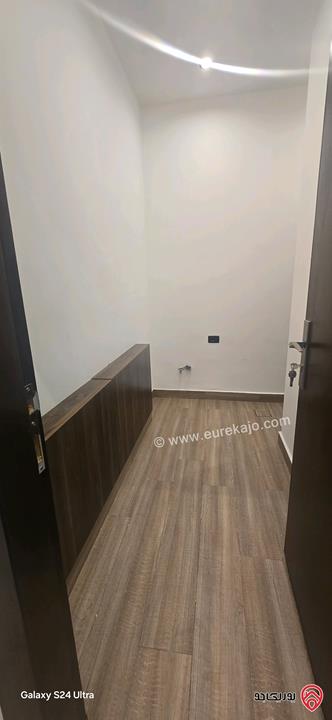 شقة أرضية مساحة 190م داخلي و 40م خارجي للبيع في عمان - مرج الحمام 