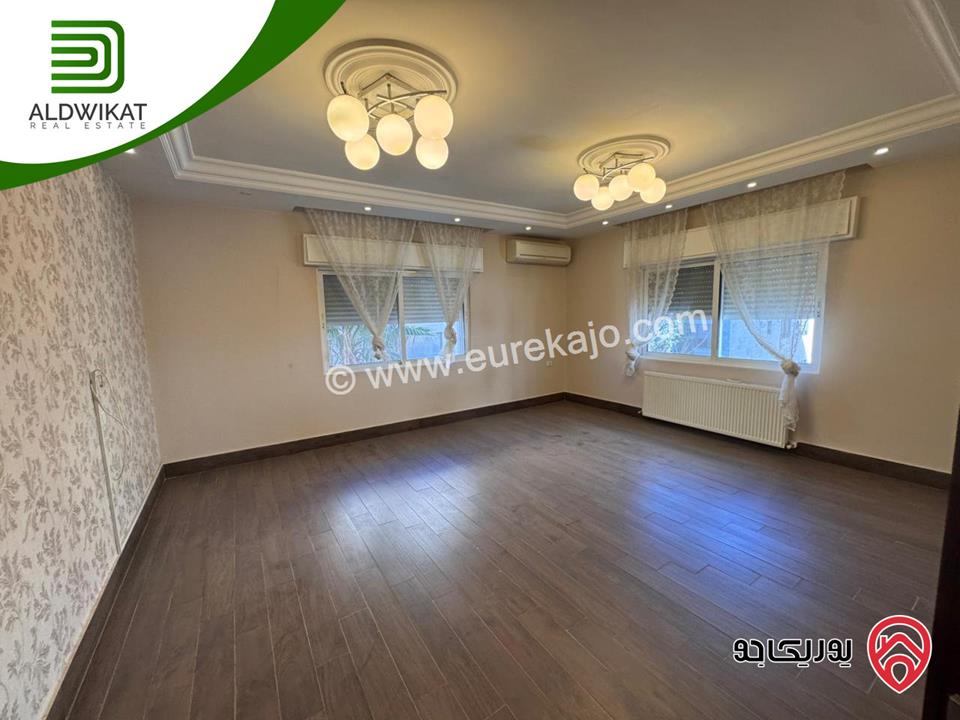 شقة طابق ثاني طابقية للبيع في عمان - دير غبار مساحة 265م ومساحة الترس 10م موقع اطلالة