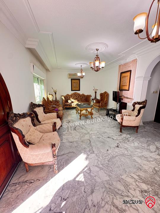 شقة أرضية مفروشة مساحة 170م داخلي و 70م خارجي للايجار السنوي في عمان - ام السماق