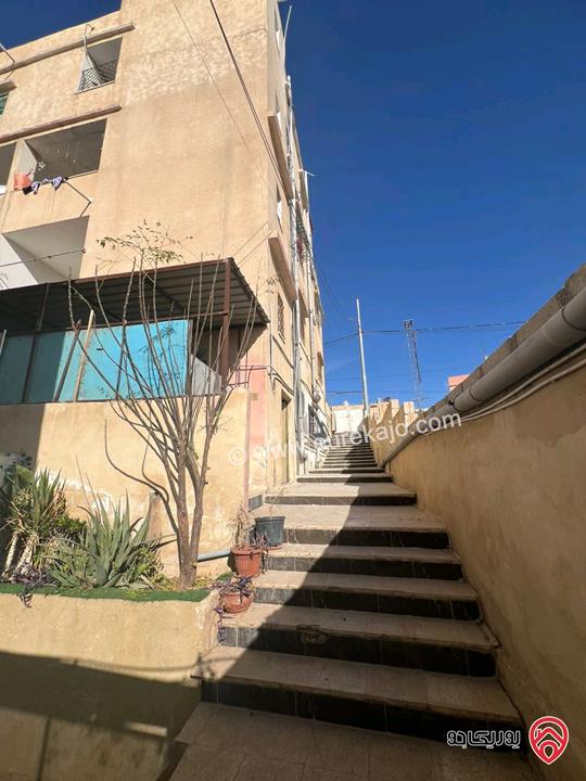 شقة طابق ثاني مساحة 110م للبيع في الرصيفة