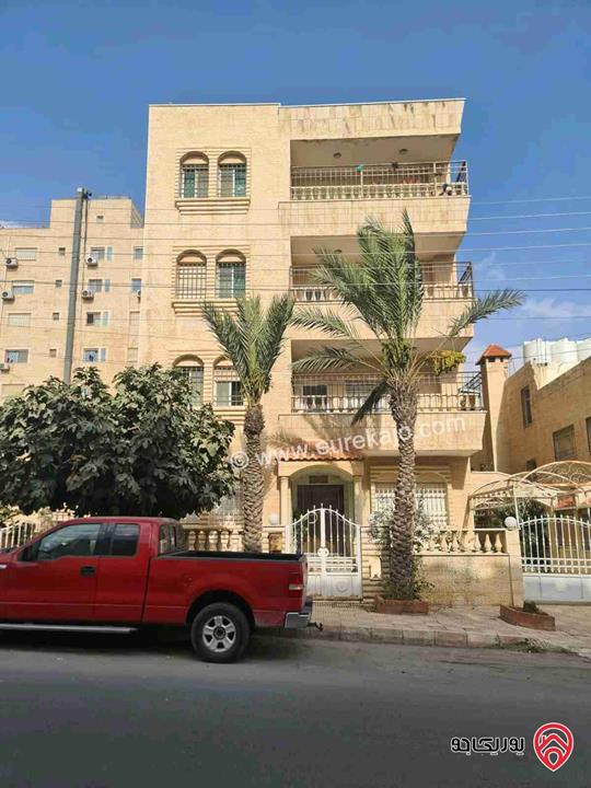 شقة طابق ثاني مساحة 221 متر للبيع في عمان - أبو نصير قرب مدينة الجبيهة الترويحية سابقا 