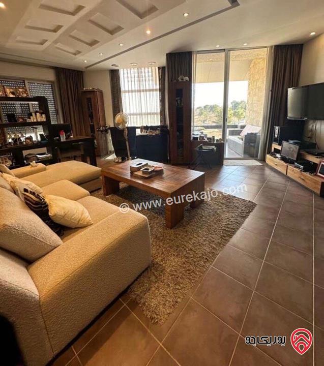 فيلا فخمة مساحة 740م على أرض 750م للبيع في عمان - دابوق 