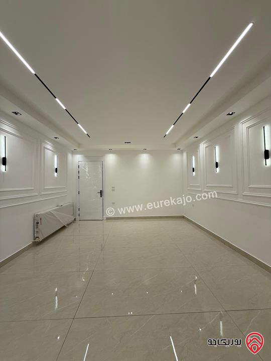 شقة طابق ارضي مساحة 227م مع ترس 60م سوبر ديلوكس للبيع في عمان - تلاع العلي