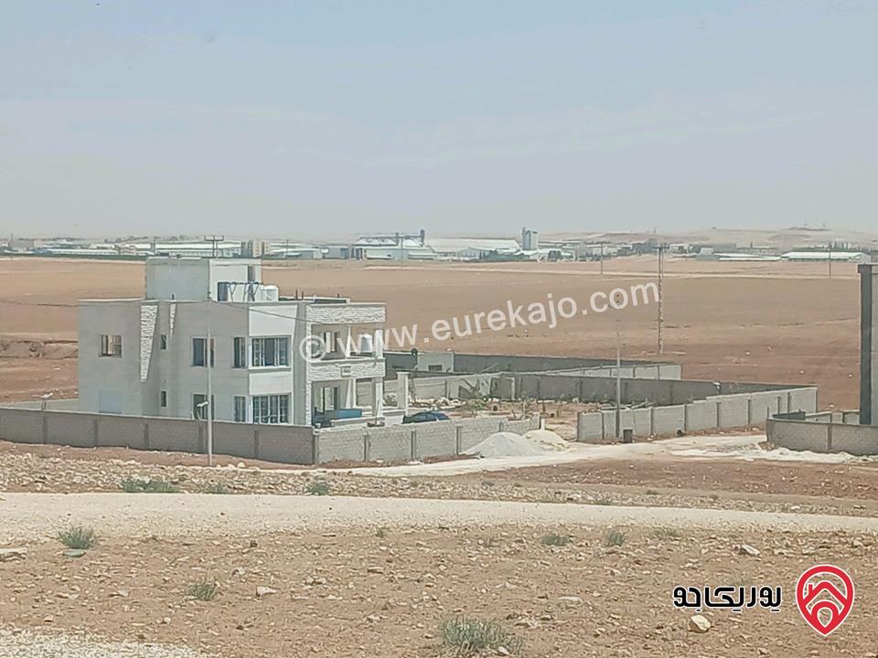 أرض مساحة 930م للبيع في عمان - القسطل قرب شارع المطار من المالك