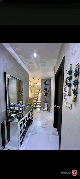 شقة طابق ثالث دوبلكس مساحة 330م للبيع في عمان - طريق المطار