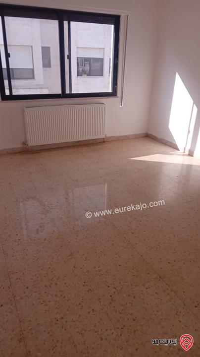 شقة طابق رابع مساحة 165م للايجار في عمان - ام اذينة