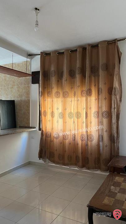 شقة طابق أول مساحة 100م للبيع في عمان - الجبيهة بالقرب من البوابة الشمالية للجامعة الأردنية