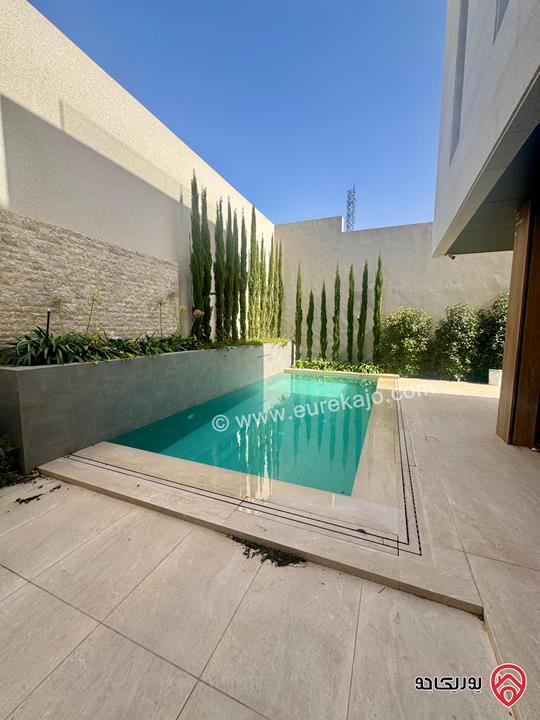 فيلا عدد 2 متلاصقتان مساحة البناء 885م على أرض 500م لكل فيلا للبيع في عمان - رجم عميش بإطلالة جميلة