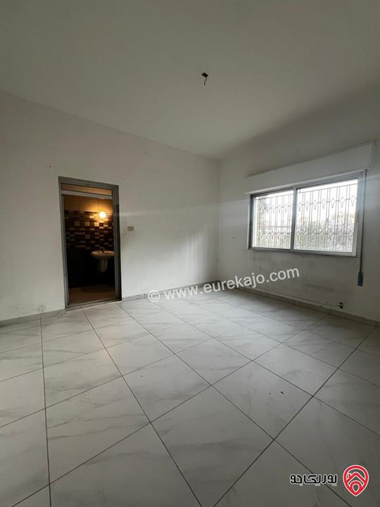 شقة طابقية ارضية مساحة 200م للايجار في عمان - ام اذينة