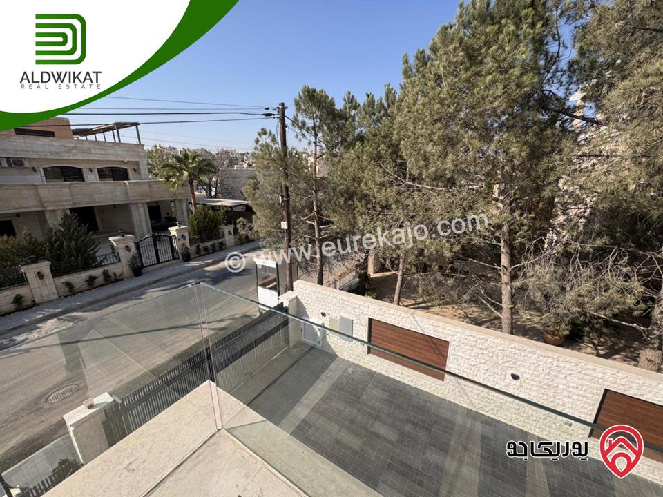 فيلا متلاصقة للبيع في عمان - دابوق مساحة الارض 500م ، البناء 780م ، الحديقة 50م والترس 150م