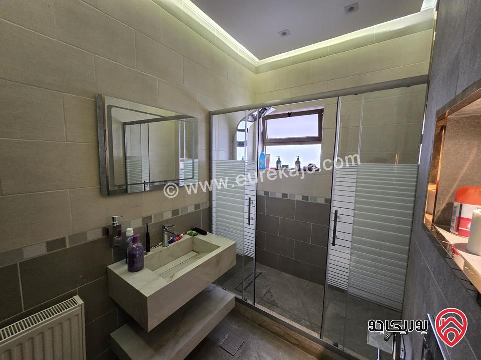 شقة فاخرة مفروشة للايجار ثلاث غرف نوم في الدوار السابع