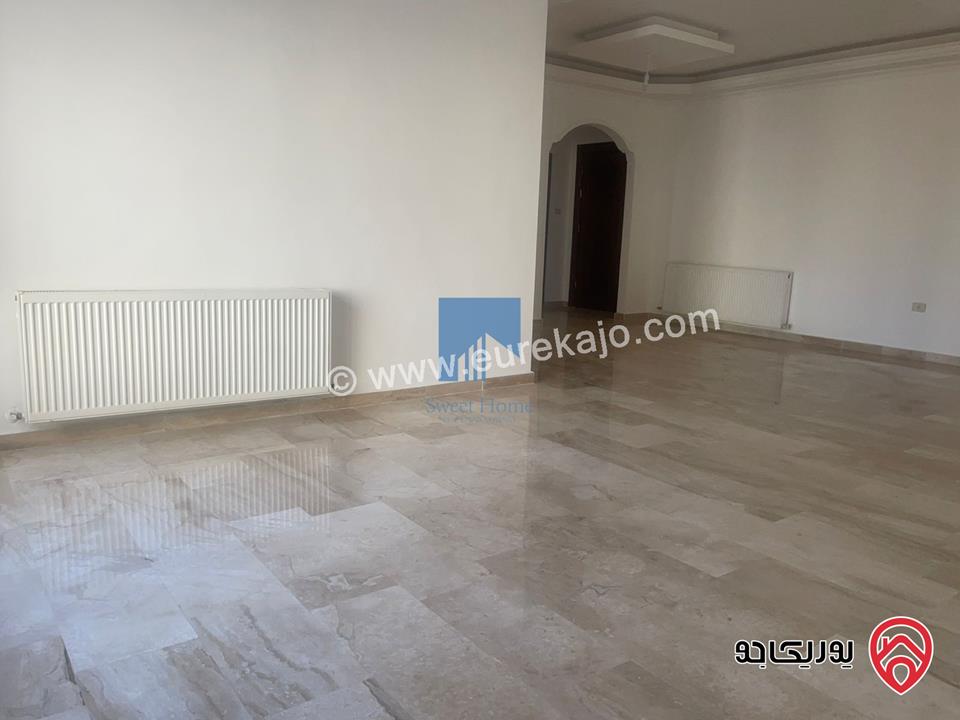 شقة شبه ارضية مساحة 188م مع ترس 30م تشطيب سوبر ديلوكس للبيع في عمان - خلدا