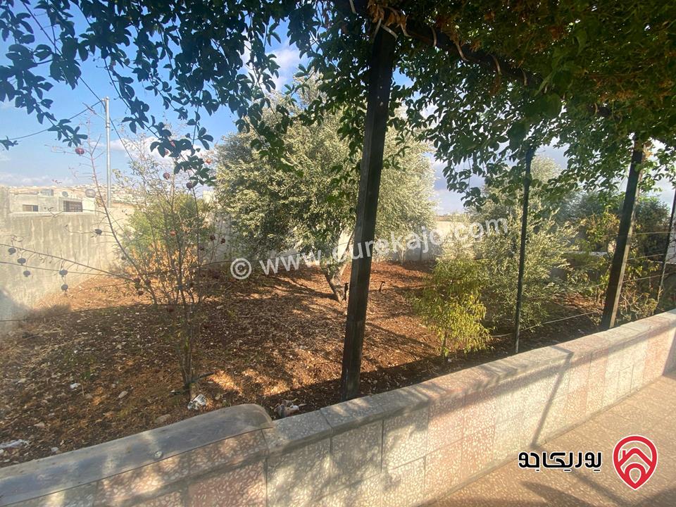 منزل مستقل مساحة 186م على أرض 805م للبيع في اربد شارع فوعرا 