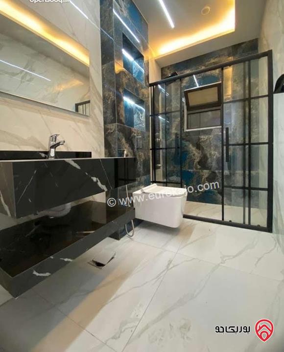 شقة فارغة لم تسكن مساحة 180م داخلي و 100م داخلي للايجار في عمان - طريق المطار