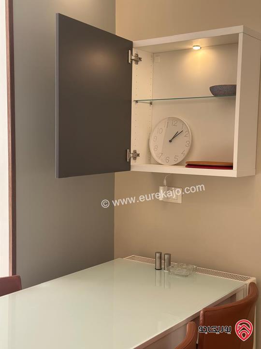 شقة فاخرة مفروشة طابق ثالث مساحة 107م للايجار في عمان - دير غبار