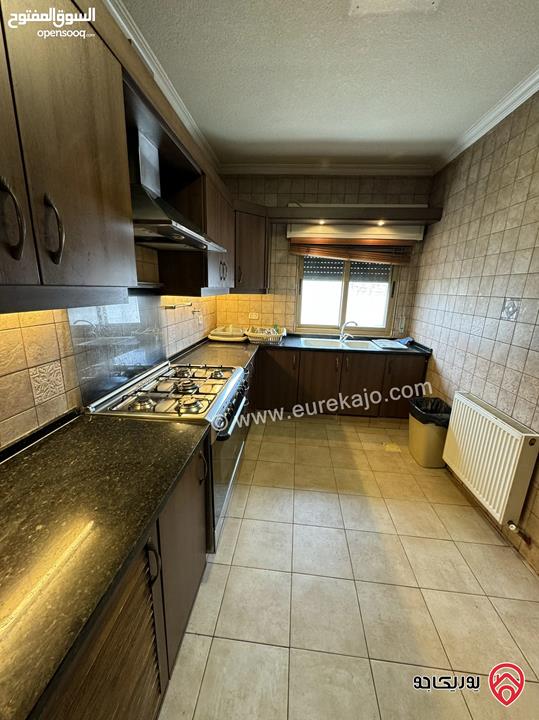 شقة مفروشة طابق ثالث مساحة 375م للايجار في عمان - الرابية