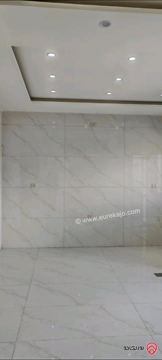 شقة جديدة مساحة 165م دوبلكس للبيع في عمان - الجبيهة شارع الاردن حي الديوان