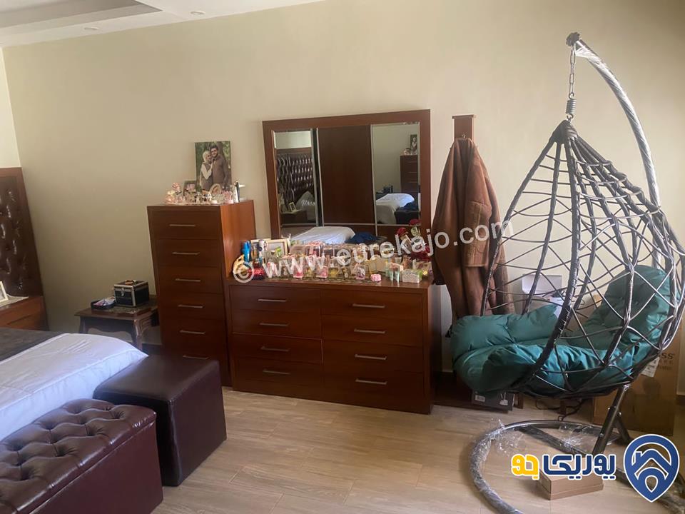 شقة مساحة 225م طابق ثالث للبيع في الظهير 