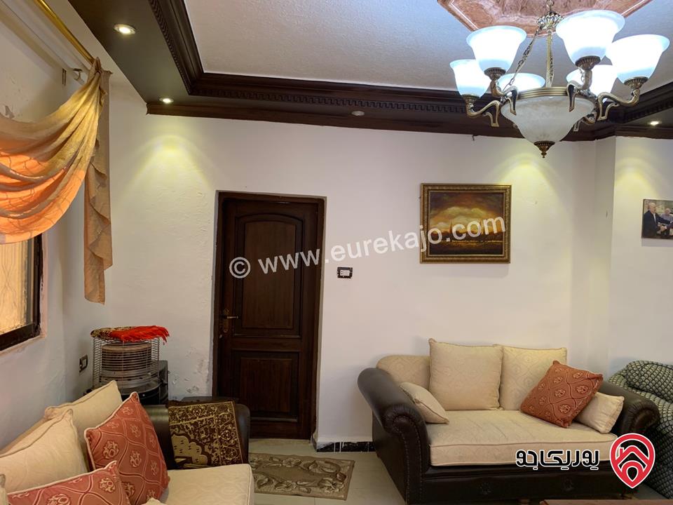 منزل مستقل مساحة 170م على أرض 1 دونم و 750م للبيع في السلط