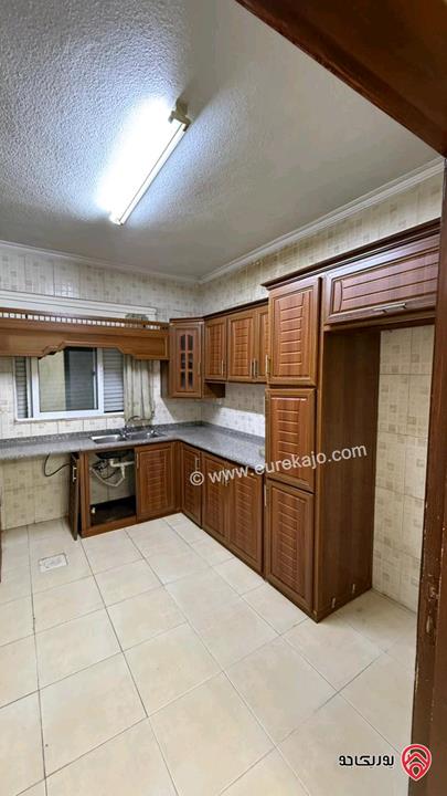 شقه ديلوكس طابق أرضي مساحة 110م مع ترس 30م للبيع في عمان - البنيات 