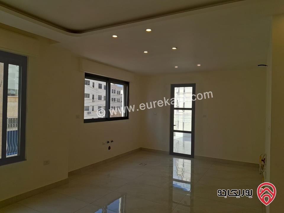 شقة جديدة طابق أول مساحة 175م للبيع في عمان - الرابية