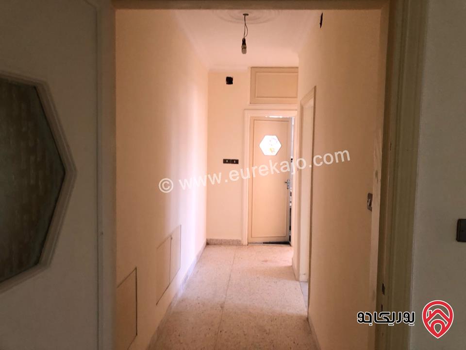 شقة مميزة مساحة 212م طابق ثاني للبيع في عمان - تلاع العلي خلف سوق سلطان 