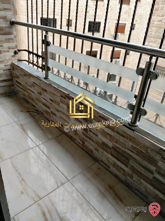 شقة فارغة طابق اول مساحة 160م للإيجار في عمان - تلاع العلي 