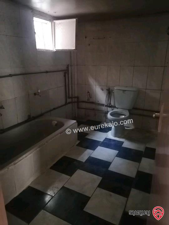 شقة شبه تسوية مساحة 110م داخلي و 42م خارجي للبيع في عمان - جبل التاج حي ام تينة 