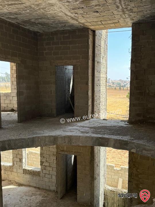 فيلا فاخرة مساحة 700م على أرض 500م للبيع في عمان - الطنيب شارع المطار 