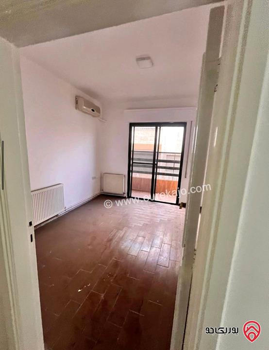 شقة فاخرة مساحة 160م طابق ثالث للايجار في عمان - دير غبار