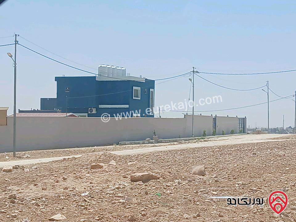 أرض مساحة 930م للبيع في عمان - القسطل قرب شارع المطار من المالك