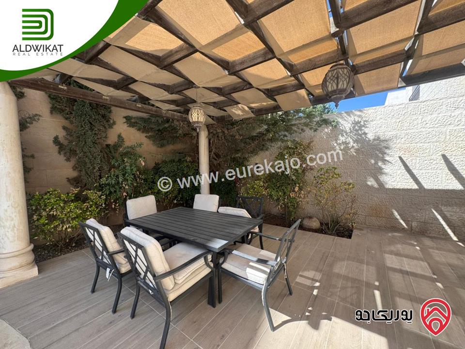 فيلا متلاصقة للبيع او للايجار في عبدون قرب الاسفاره الامريكيه مساحة الارض 500م ومساحة البناء 700م ومساحة الحديقة 200م موقع مميز واطلالة خلابة منطقة فلل واصل جميع الخدمات 