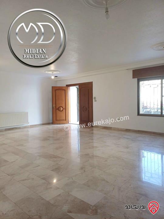 شقة ارضية للبيع في عمان - ام السماق مساحة 195م مع تراسات 130م تشطيبات سوبر ديلوكس بسعر مميز جداً