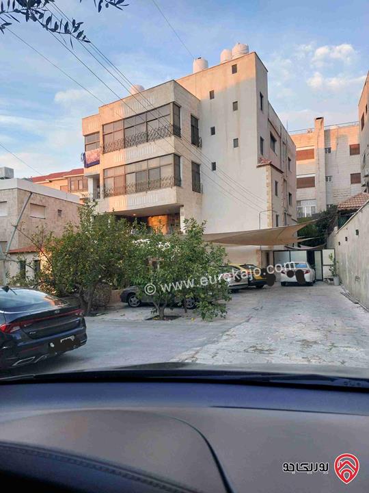 عمارة سكنية مكونة من 3 طوابق و 7 شقق للبيع في عمان - الجبيهة حي الرشيد 
