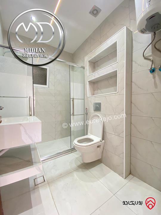 شقة فارغة للايجار في عمان - خلدا طابق اول مساحة 140م تشطيبات و ديكورات فاخرة تصلح للعرسان بسعر مميز جداً