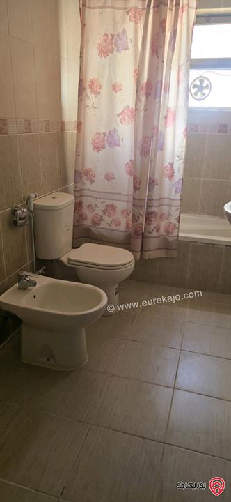 شقة طابق ثاني مساحة 223م للبيع في عمان - خلدا