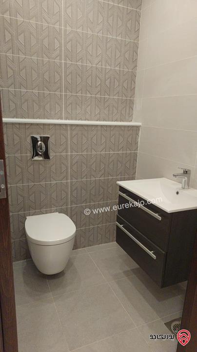 شقة مساحة 195م طابق أول للبيع في عمان - الشميساني