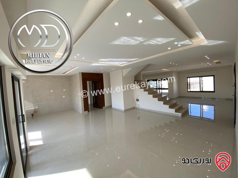 شقة دوبلكس جديدة طابق اخير مع روف للبيع في عمان - الرابية مساحة 270م مع تراسات تشطيبات و ديكورات فاخرة اطلالة جميلة